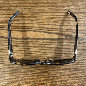 SOLVARI POLARIZED LENS Sydney FRAME 58-16-134 Tortoise Crystal Detail